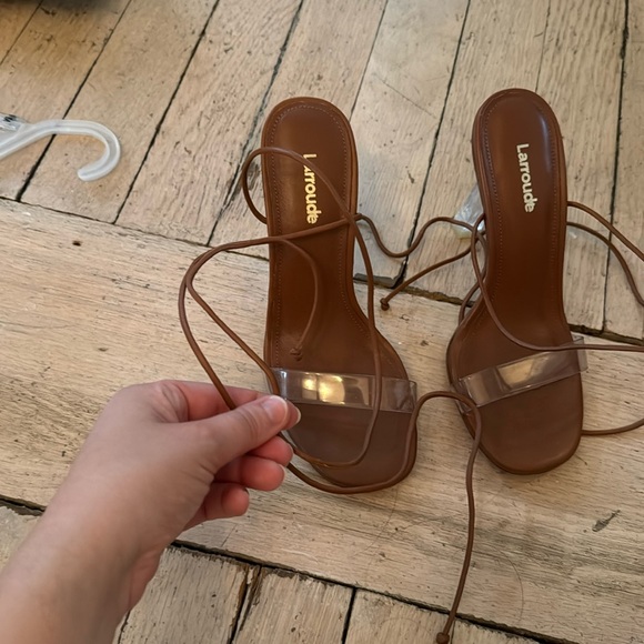 Larroude Gloria Heel - Picture 7 of 11